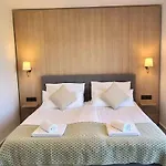 Kinkeli Kinkeli Villa *